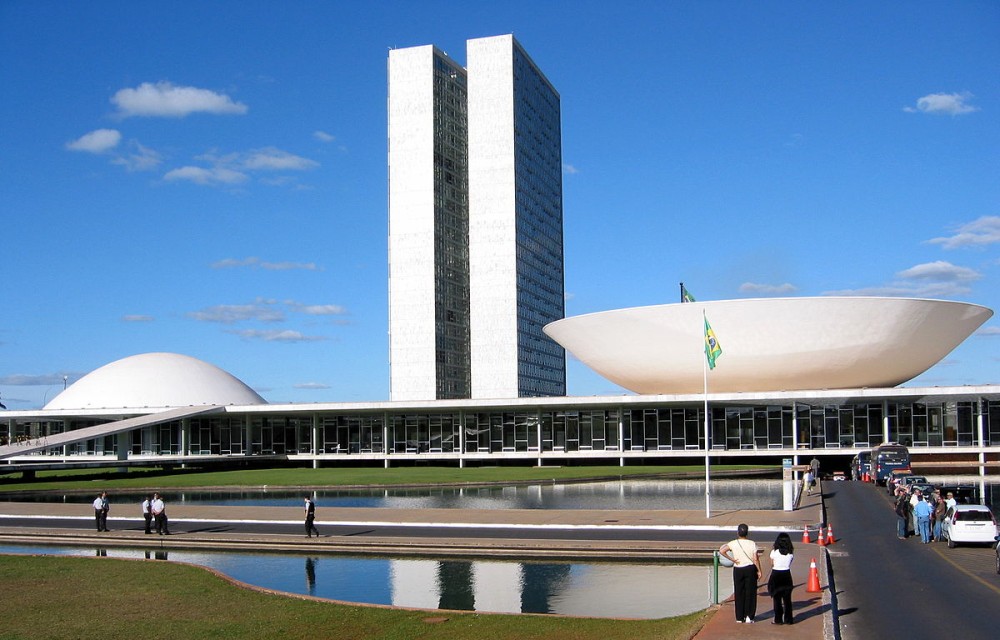 Deputados e senadores elegem hoje os presidentes e mesas diretoras 