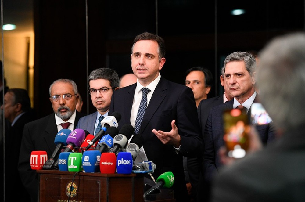 Pacheco promulga lei que prorroga desoneração da folha de pagamentos 