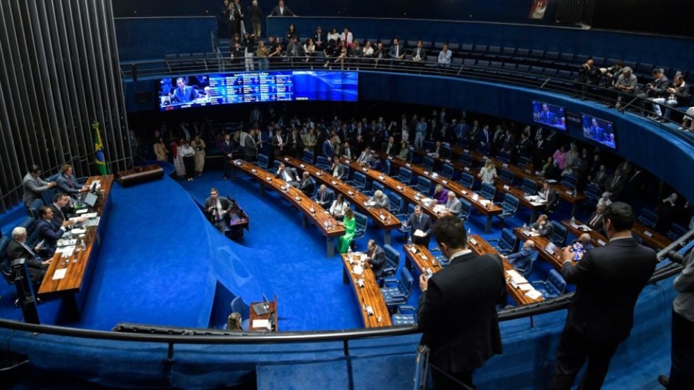 Senado Aprova: Galípolo presidirá BC e ‘licença nojo’ é ampliada 
