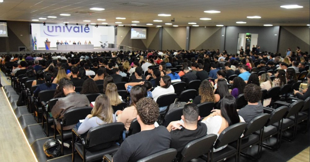 Direito da UNIVALE reúne desembargador e deputado para discutir papéis do Judiciário e do Legislativo na Reforma Tributária