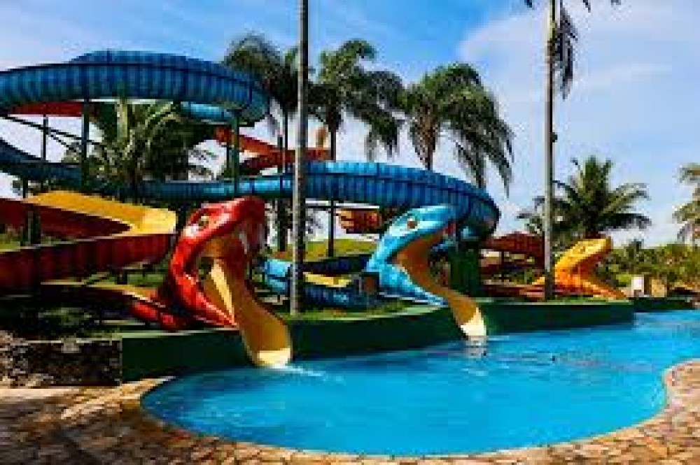 Justiça condena resort por acidente em toboágua no vale do aço