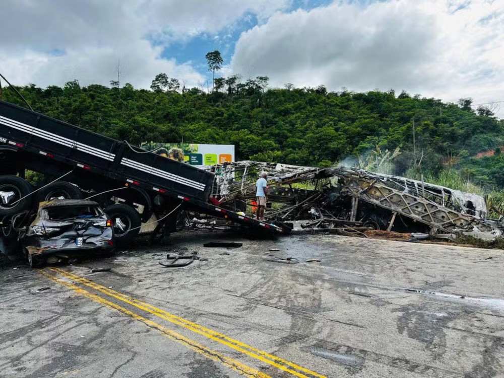 PRF diz que motorista de carreta suspeito de causar acidente com 38 mortes em MG fugiu para o ES