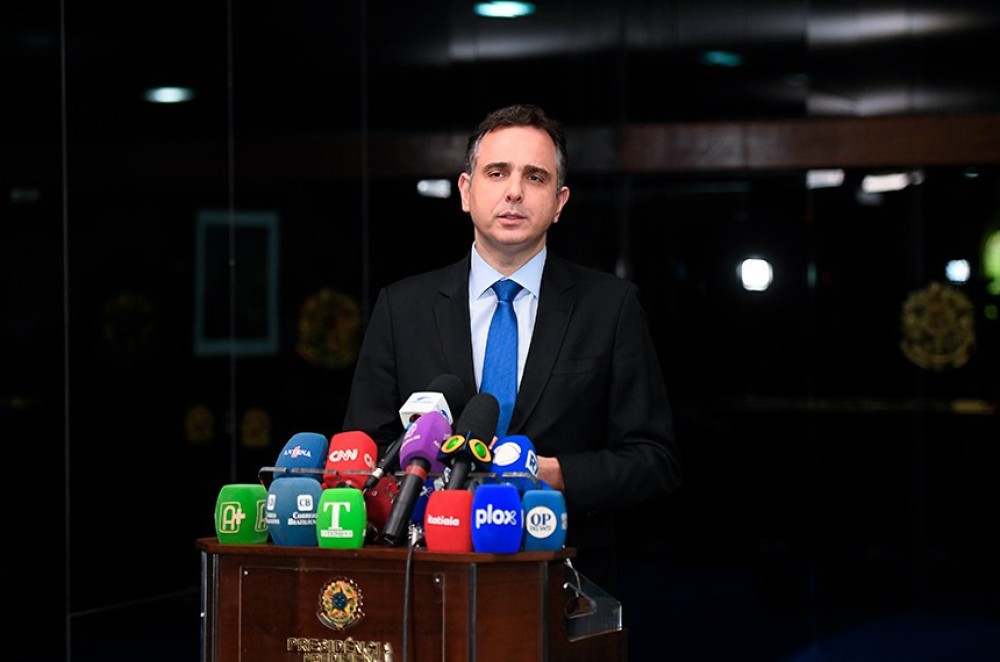 Pacheco pede lista de parlamentares monitorados pela 